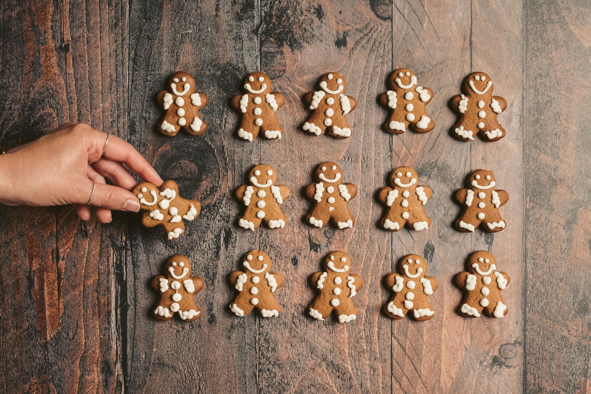 Girl Scout Cookies(image sourced via Pexels / Photo by taryn)